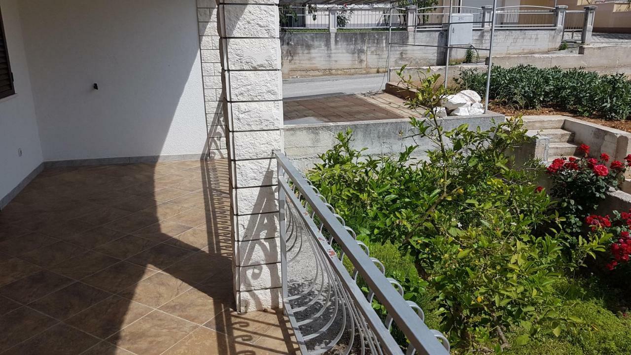 Villa Ferienhaus Maria Trogir Exterior foto